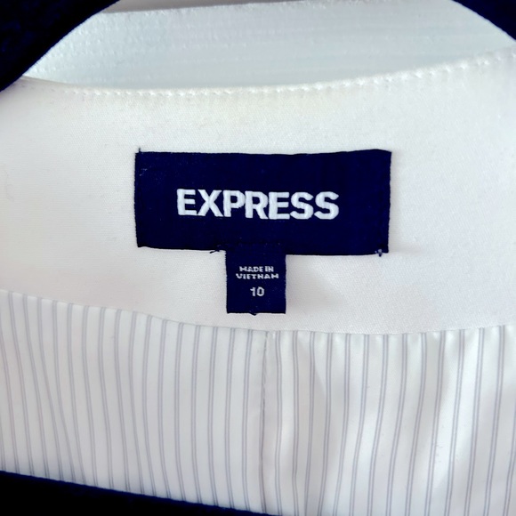 Cropped Blazer - Picture 2 of 3